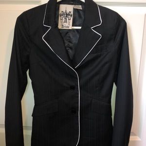 Artine pinstripe black blazer whit piping size XS